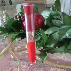 Victoria's Secret Cherry Shine Plumper